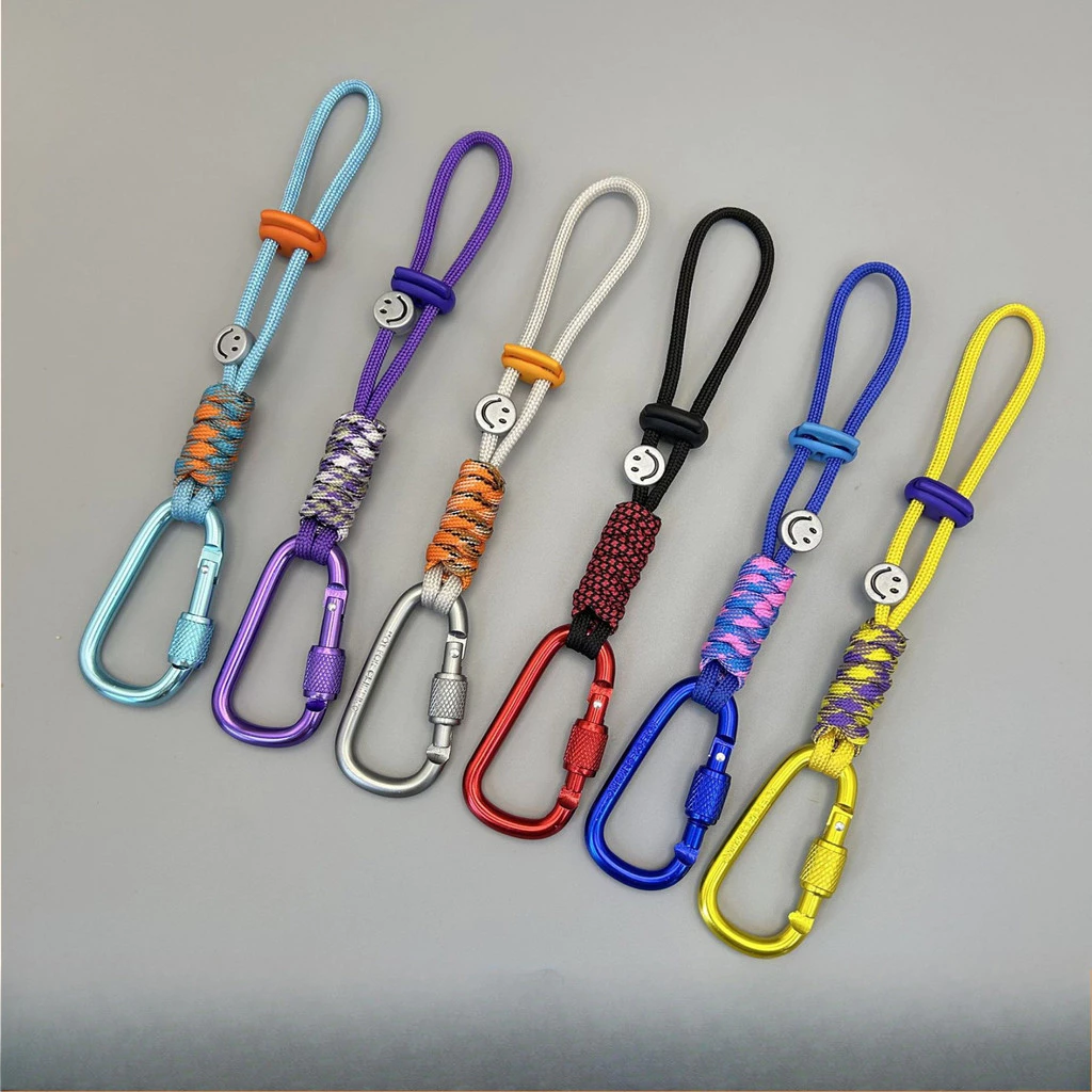 Móc khóa chữ D